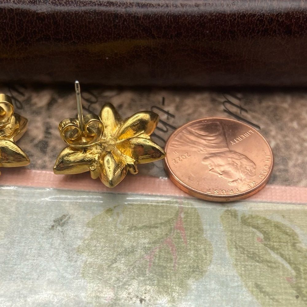 1960s Vintage Floral Crystal Earrings Gold Tone Blue Pink Holiday Retro Glam - Picture 7 of 7